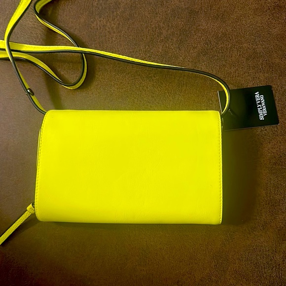 Simply Vera Vera Wang, yellow handbag signature mini crossbody. New! With tags! - Picture 4 of 5